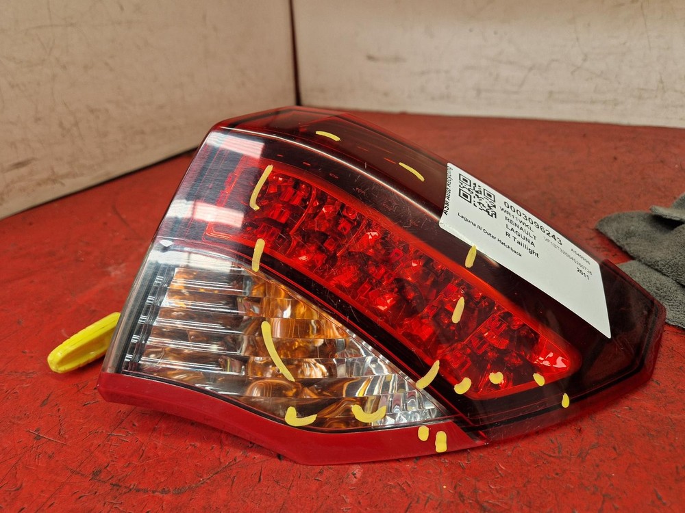 Renault Laguna Tail Light Driver Side Offside Rh 2011 5  Door Hatchback