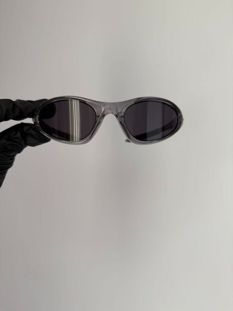 Vintage Oakley Minute Gen1 1.0 Sunglasses Clear Gray Frame Sport Lightweight USA