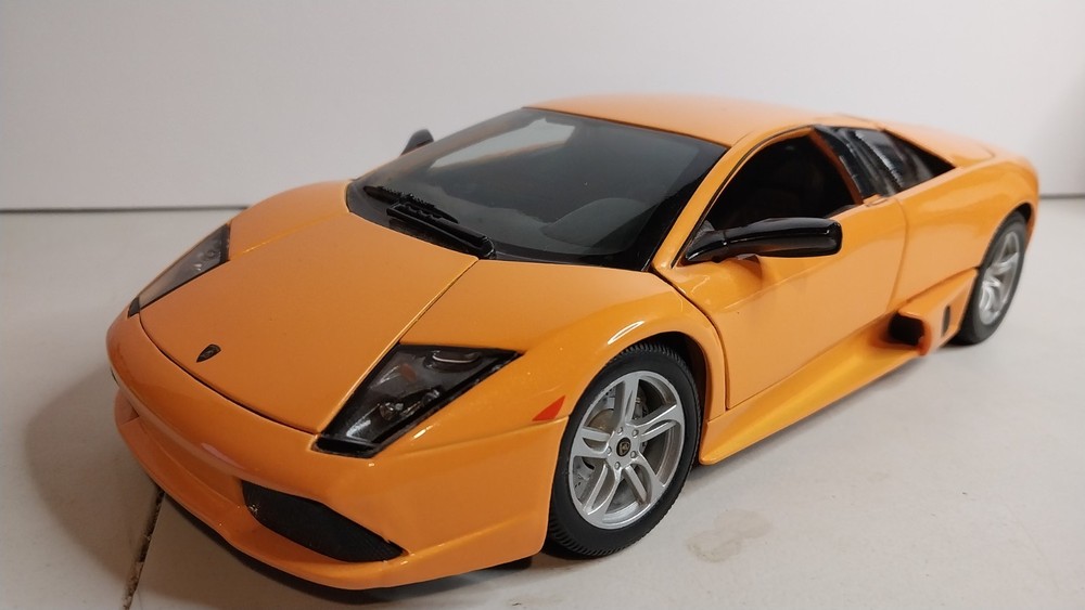 CLEARANCE SALE!  Maisto 1:18 Orange Lamborghini Murcielago.-image