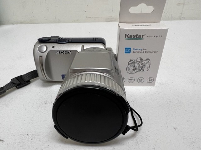 Sony Cyber-Shot DSC-F505V 3.3MP Digital Camera New Battery
