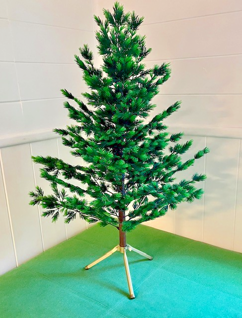 VTG Evergreen Aluminum Christmas Tree 48 Inch Plastic Base Manitowoc WI Model 4474