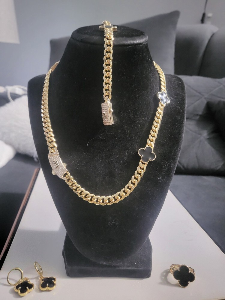 Clover Monaco Set Chain Bracelet Ring and Earrings New