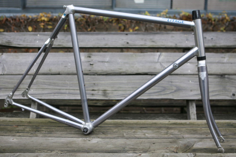 Vintage 1980's lightweight aluminium Sakae Liteage bicycle frame frameset 56cm