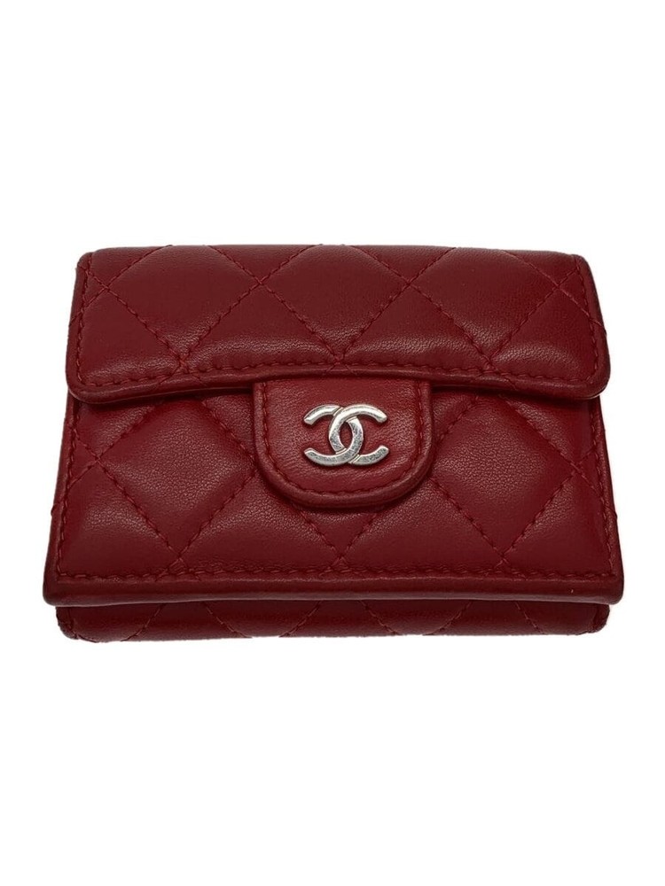 CHANEL Tri-Fold Compact Wallet in Matelassé Caviar Leather CC Red Pre-Owned AP0230