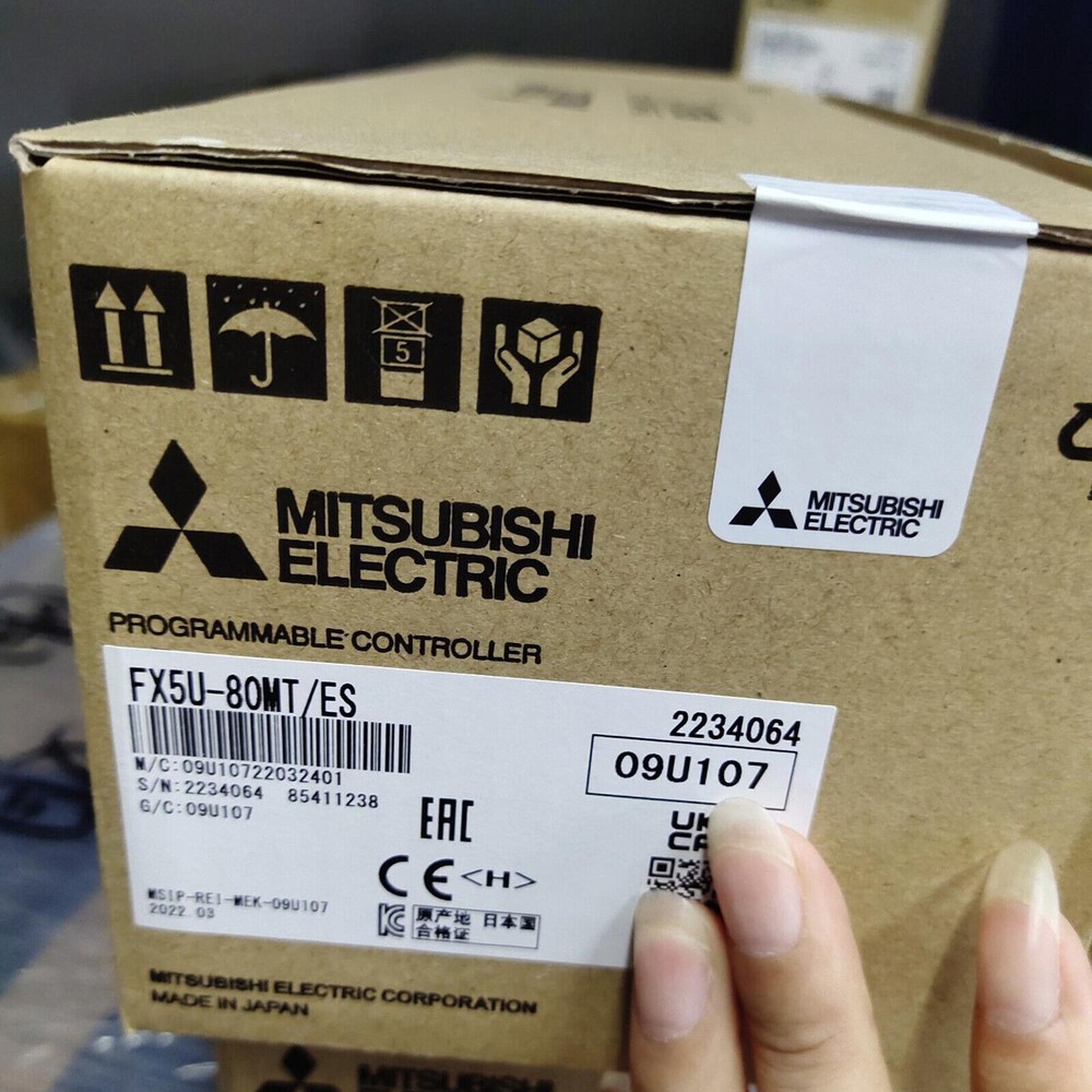 1PC FX5U-80MT/ES FX5U80MT/ES PLC Module New In Box Expedited Ship #F8