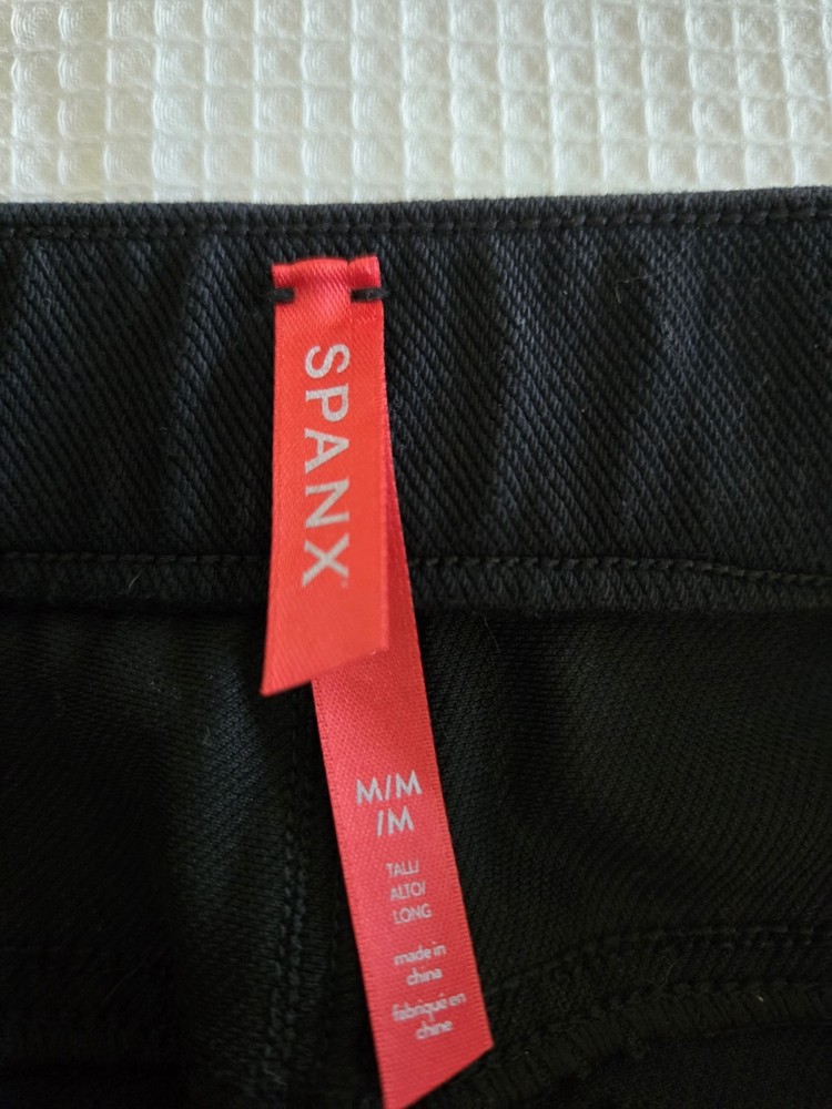 Spanx Black Pull-On Pants Leggings, Size Medium With Pockets