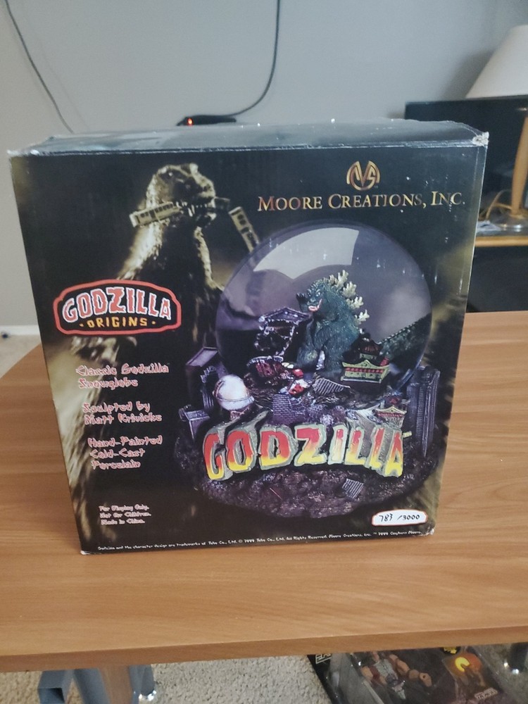 Godzilla Snowglobe Statue by Moore Creations 1999 New in Box