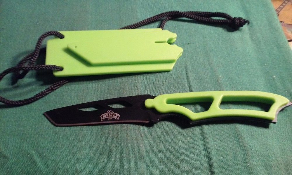 Zombie Tactical Skinner Spear Blade Neck Knife Green Sheath Camping Tool