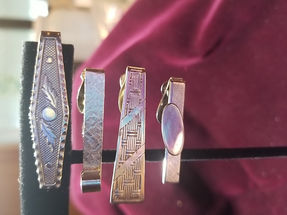 4 Tie Bars - 3 Goldtone & 1 Silvertone - Unmarked Classic Clips