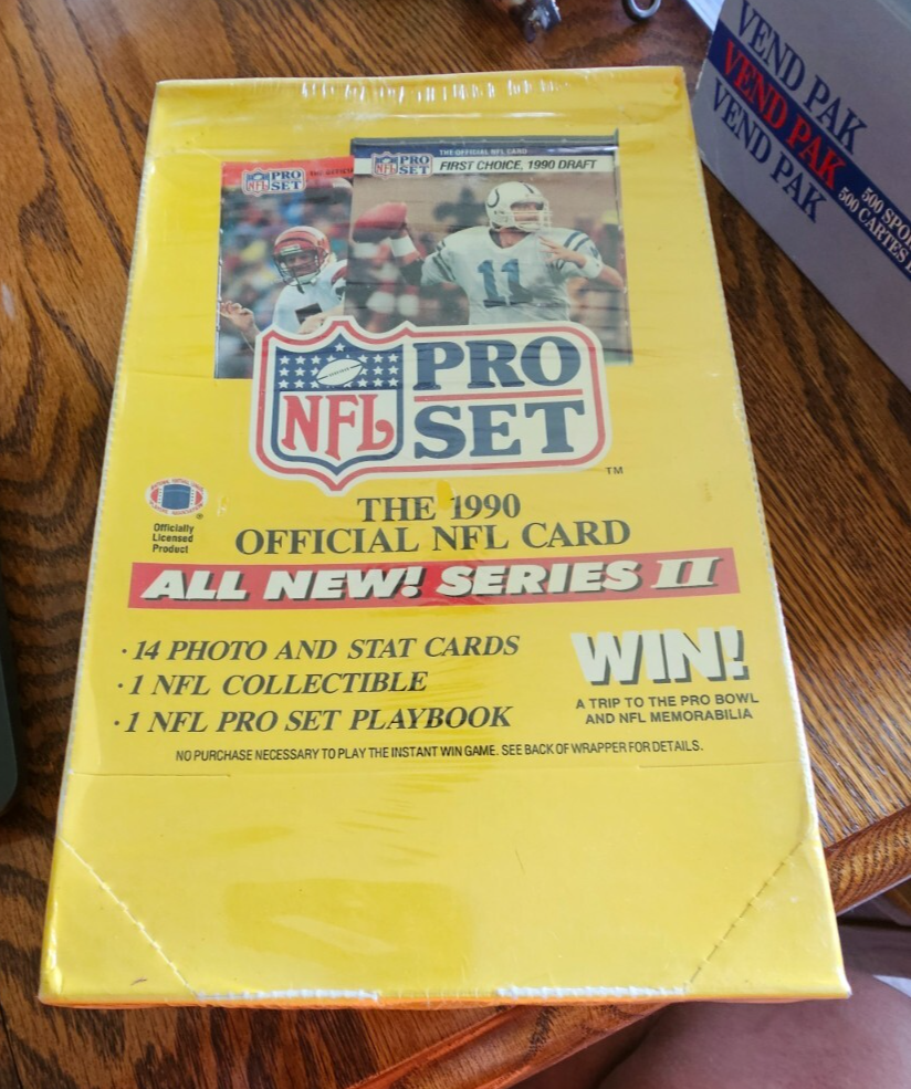 VINTAGE 1990 OFFICIAL NFL PRO CARD SET WAX BOX - 36 SEALED PACKS