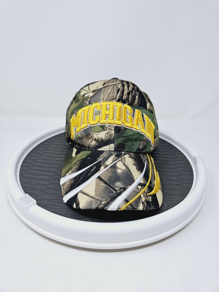 Michigan Wolverines Camouflage Strapback Hat Lightweight Used FAST SHIPPING