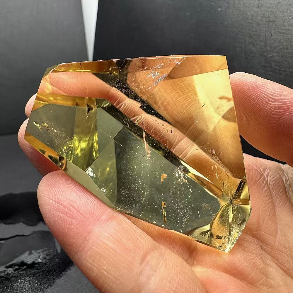 Natural Citrine Quartz Rough Crystal for Healing, Polishing, 149g Irregular Shape