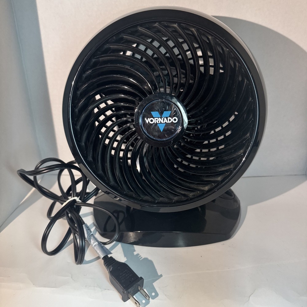 Vornado 5303 Small Whole Room Air Circulator 3 Speed Fan Base-Mounted Controls