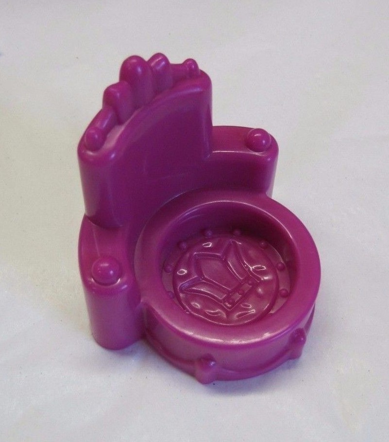 Fisher Price Little People Royal Kingdom Castle with Magenta Throne for King and Queen  