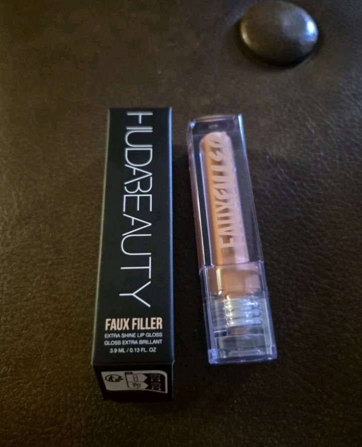 HUDA BEAUTY Faux Filler Extra Shine Lip Gloss in Honey