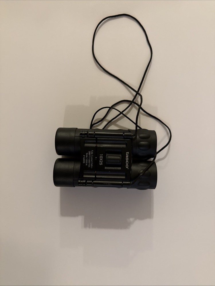 Tasco 10x25 Compact Folding Binoculars Fully Coated Optics 288ft/1000yds