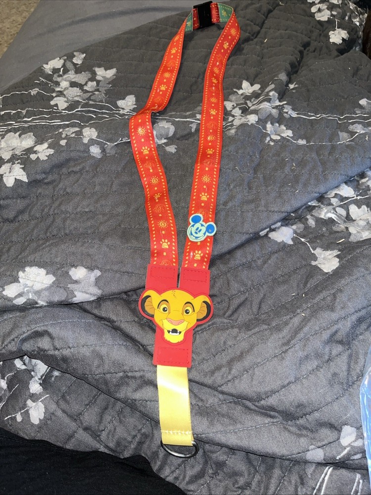 Disney Parks Lion King Simba/NalaReversible Pin Lanyard Keychain With One Pin
