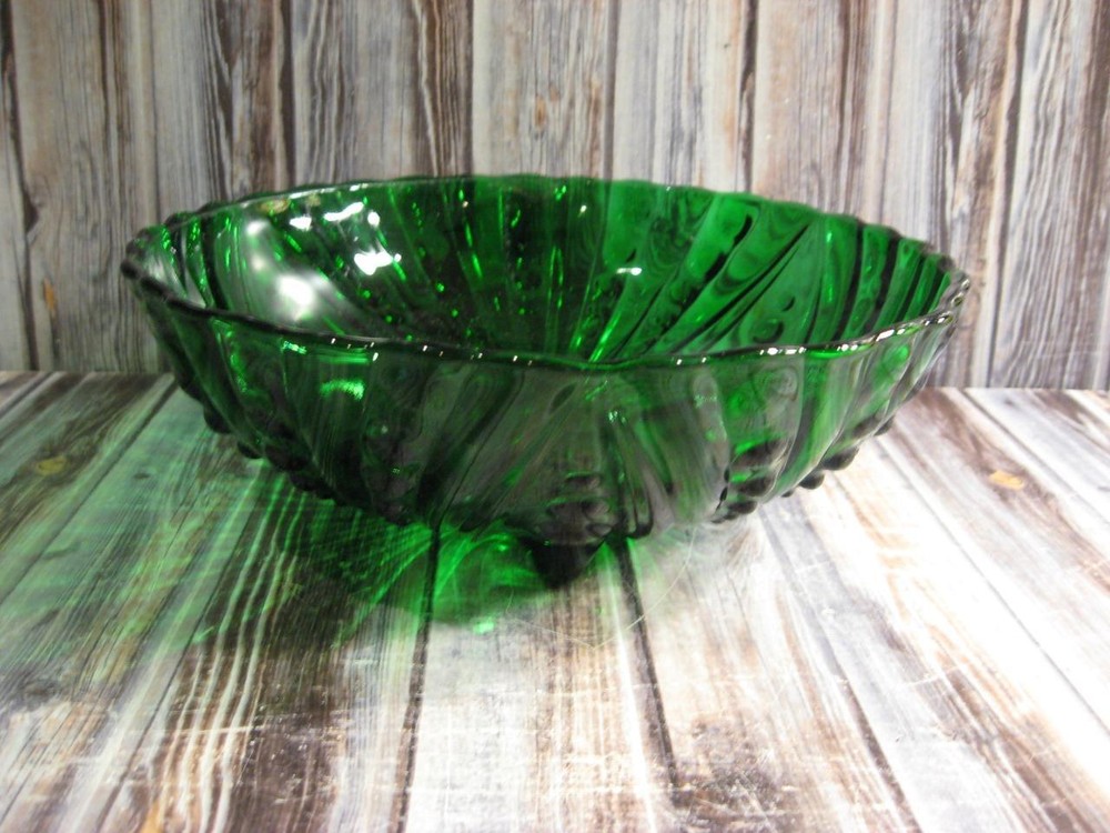 ANCHOR HOCKING BURPLE-INSPIRATION GREEN THREE -TOED SERVING BOWL