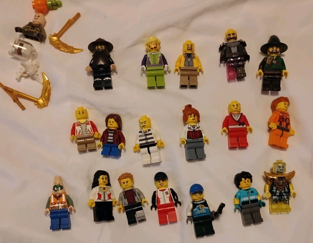 Huge 18 Lot Lego Mini Figures All Authentic Lego Comes With Extra Pieces.