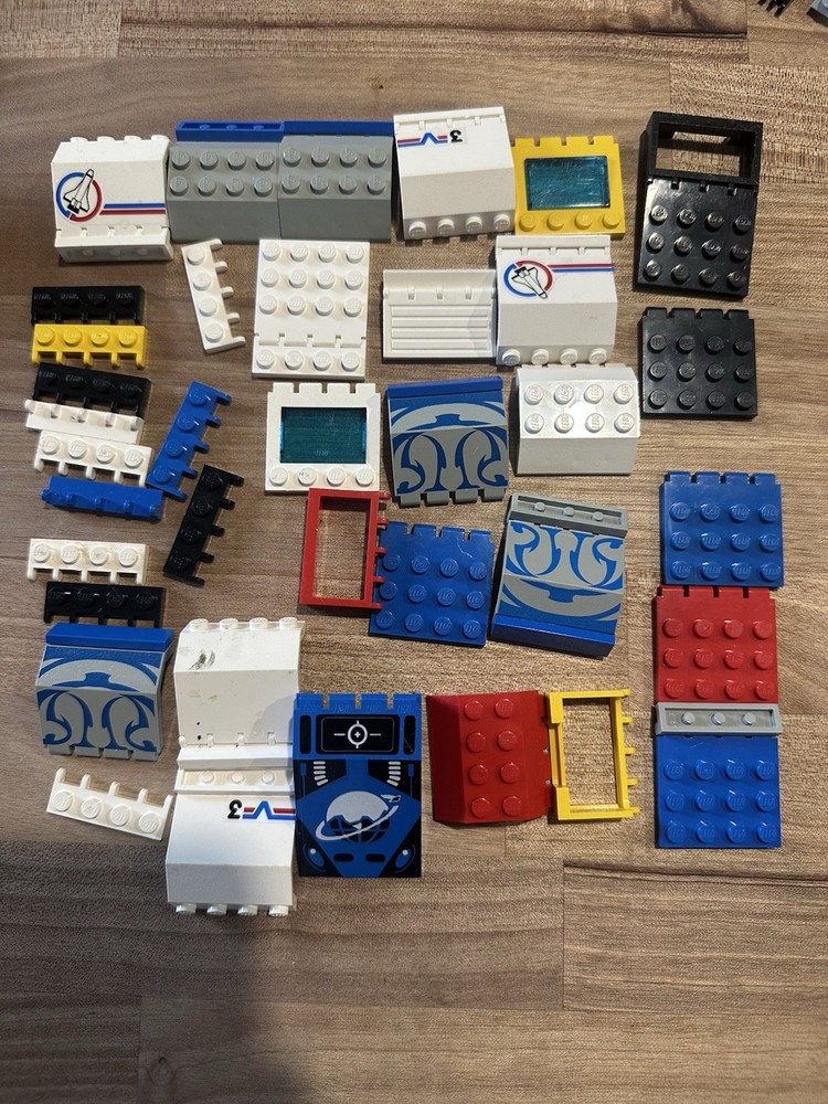 LEGO LOT  VEHICLE HINGE ROOF PLATES WITH 1X4 HINGE HOLDER MIXED PLANES SHIPS