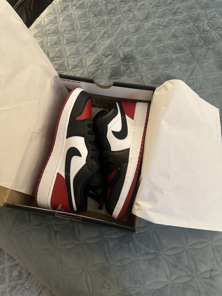 Nike Youth Air Jordan 1 Low (gs) White/ Red/ Black Sneakers W/ Box 5Y 553560 161