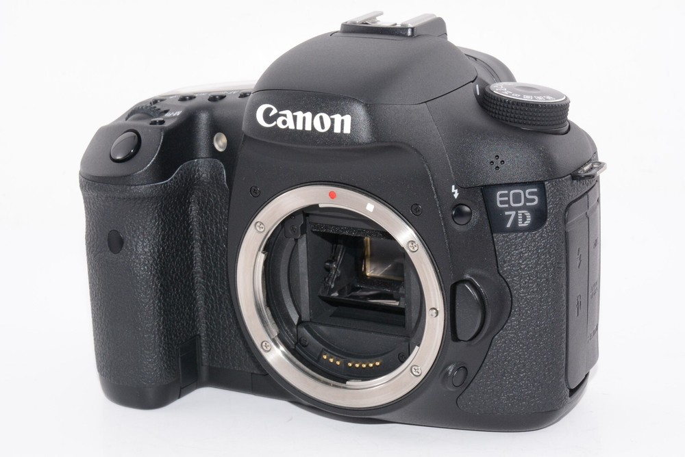Canon EOS 7D Black Body Only 18MP 3835 Shots Exc+5 Japan Import s17229