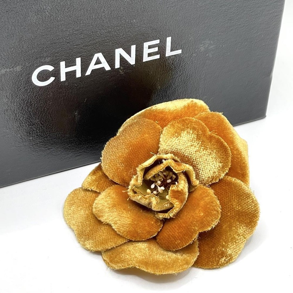 Chanel Velour Camellia Corsage Pin Brooch in Camel Pre-Owned