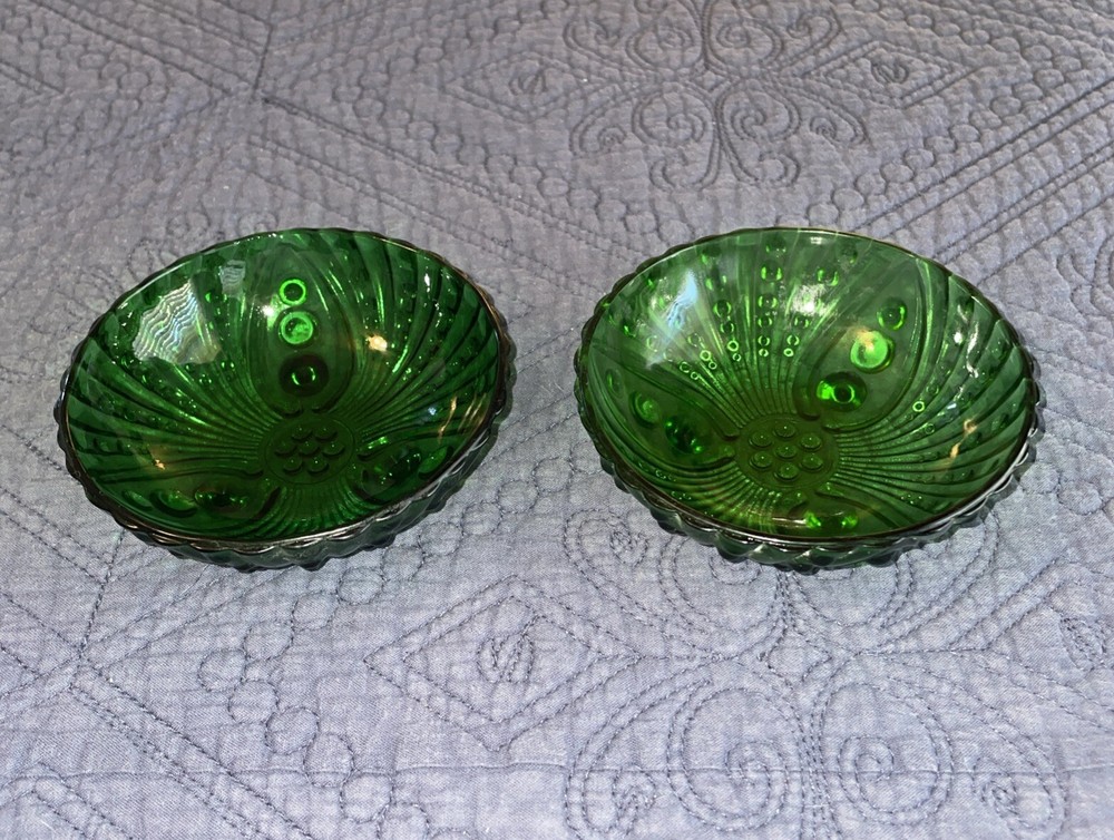 Vintage Anchor Hocking Burple Oyster Pearl Berry Bowls Set of 2