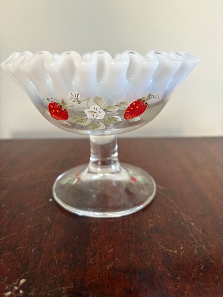 FENT FRENCH OPALESCENT MILK GLASS RUFFLE  HAND PAINTED/SIGNED STRAWBERRY BOWL