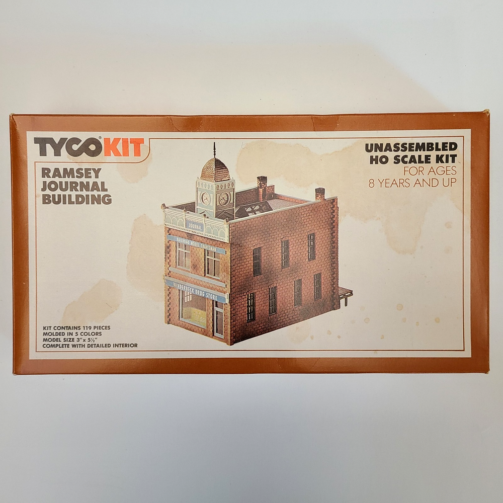 Tyco Ramsey Journal Building HO Scale Train Kit Clock Newspaper Drug Store #7772