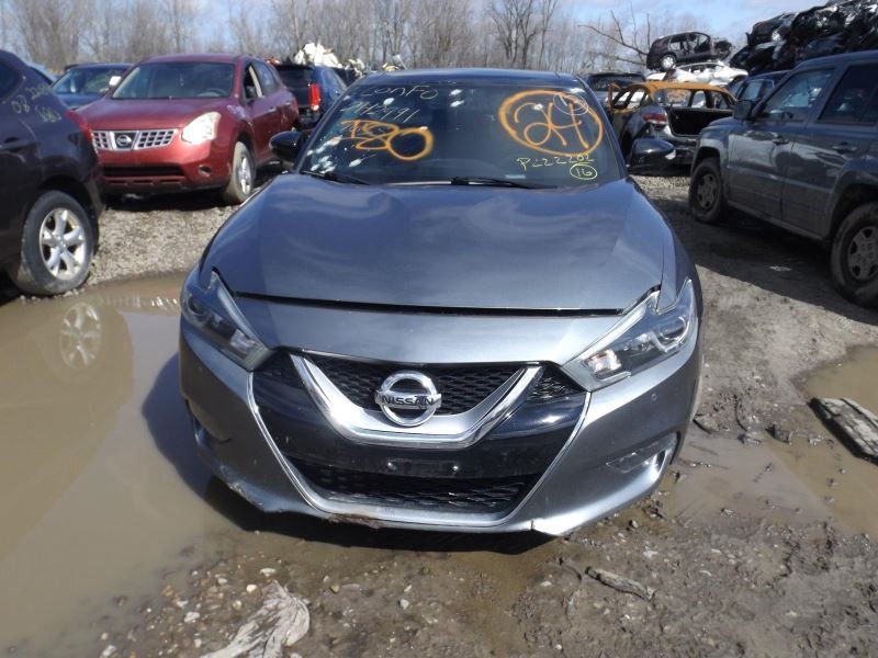 16-18 Nissan Maxima Right Passenger Halogen Headlight 1155334