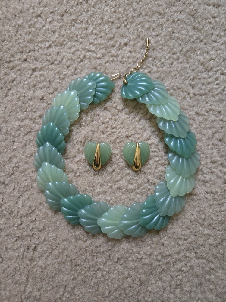 Vintage Avon 1950’s Mid Century Green Lucite Leaf Necklace with matching earings