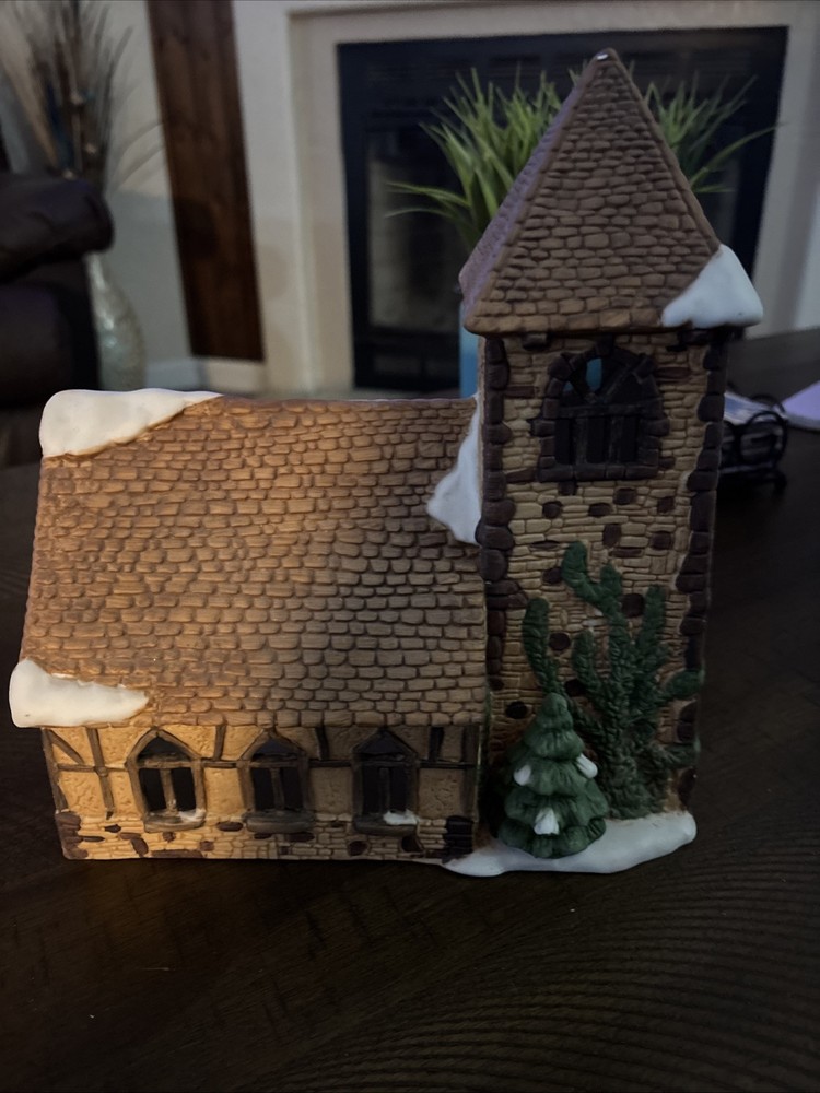 Dept 56 Heritage Village Dickens Series Village Church 6516-1 Mint Condition