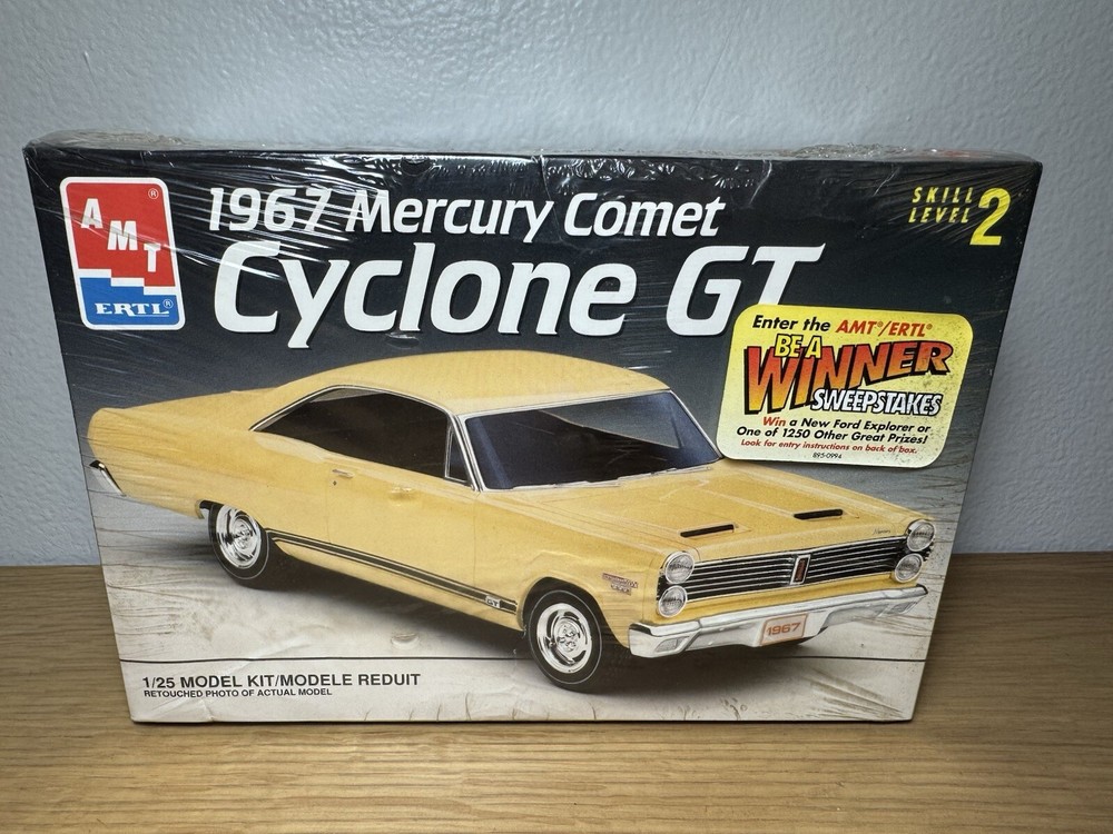 AMT/Ertl 1967 Mercury Comet Cyclone GT Vtg 1993 1:25 Model Kit *SEALED*