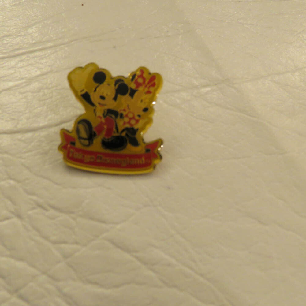 Disney Mickey Minnie Tokyo Red Ribbon Pin