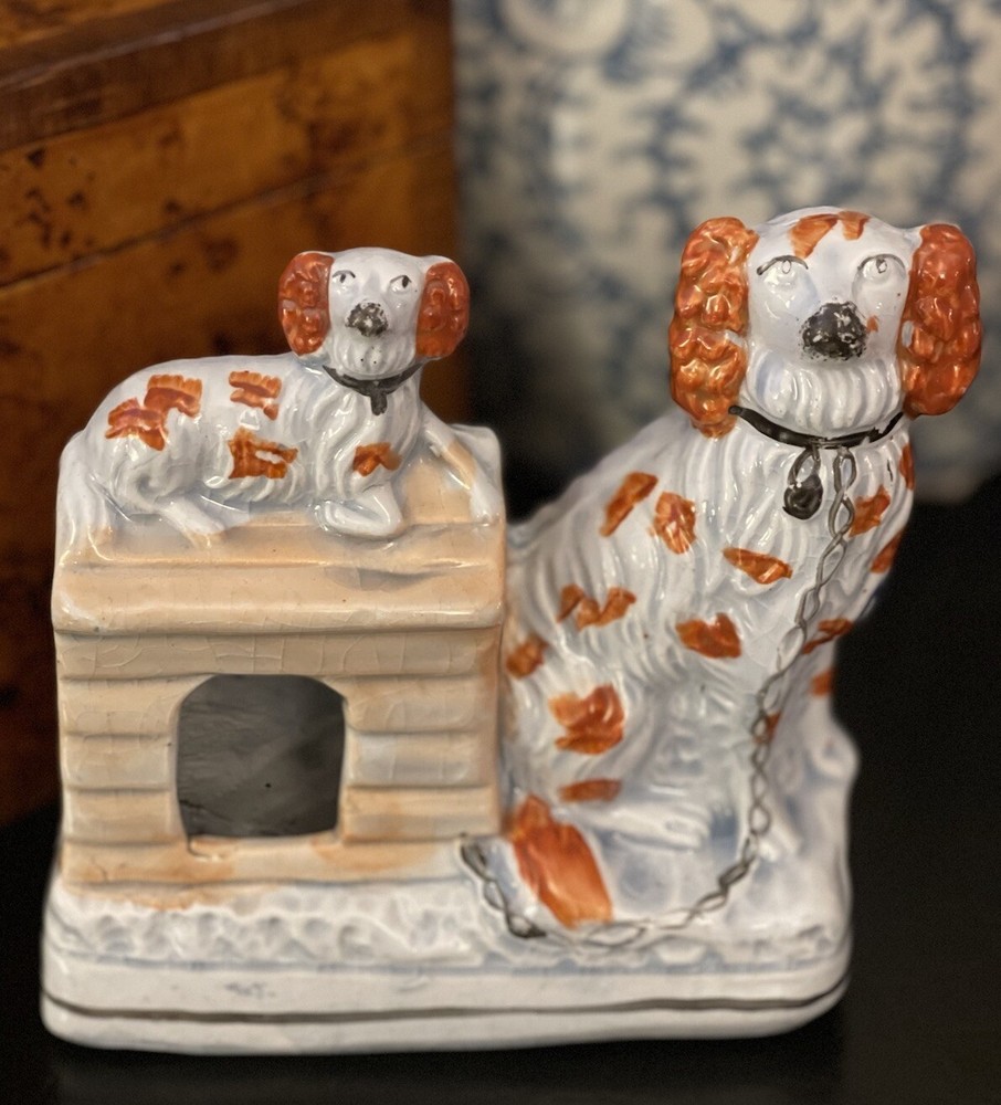 🎄🎄🎄 Stunning RARE 19C English Staffordshire Fox Hunt Spaniels Dog House 5.75”