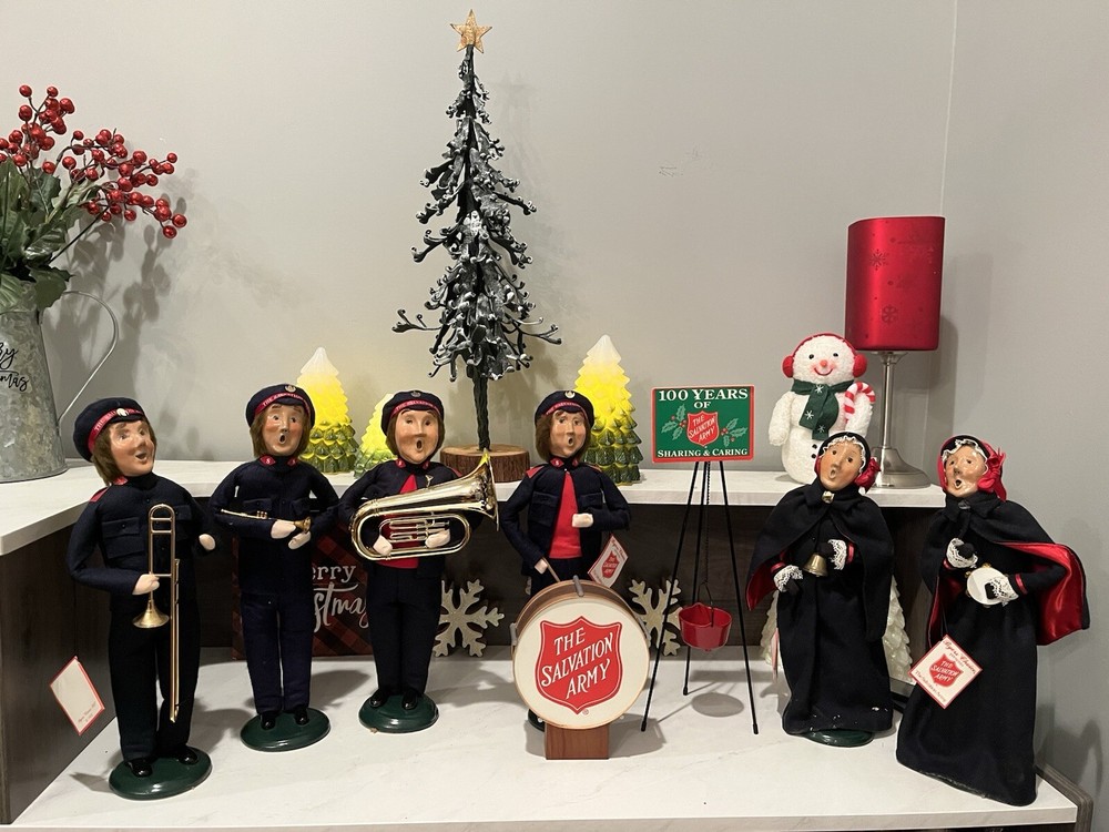 Byer’s Choice 1995 Salvation Army Christmas Carolers Full Set (Set of 8)