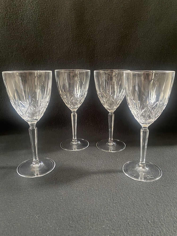 Marquis by Waterford 8.25-inch Sparkle Pattern Crystal Wine Goblets Set of 4
