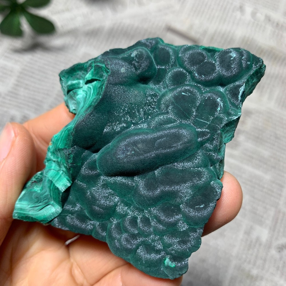 125g   Natural malachite velvet quartz crystal luster mineral specimen
