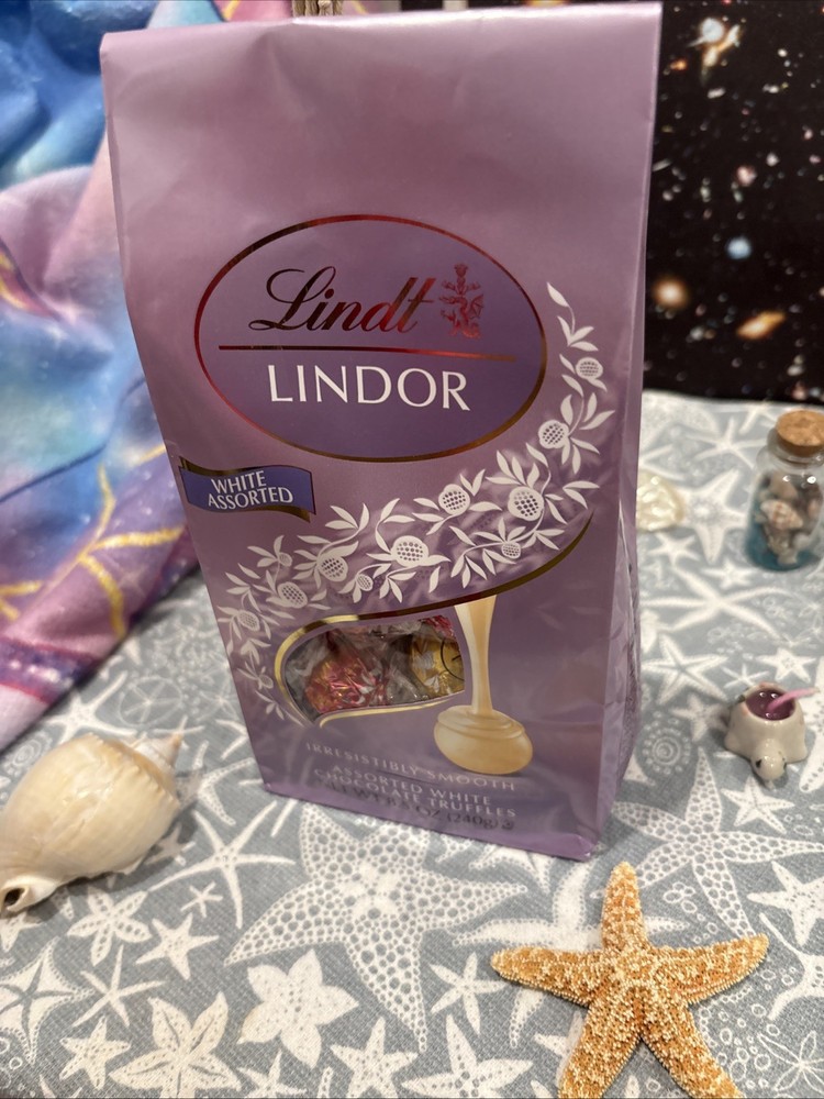 “Lindt” LINDOR White Chocolates Assorted Chocolate Truffles, 8.5 oz