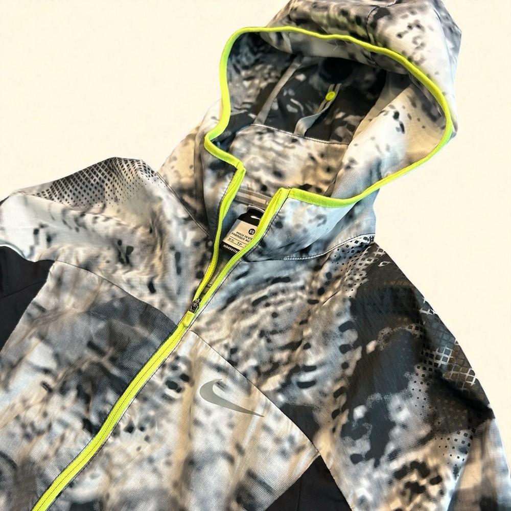 Nike Womens Running Jacket XS Trail Kiger Hooded Full Zip Reflective Gray Neon