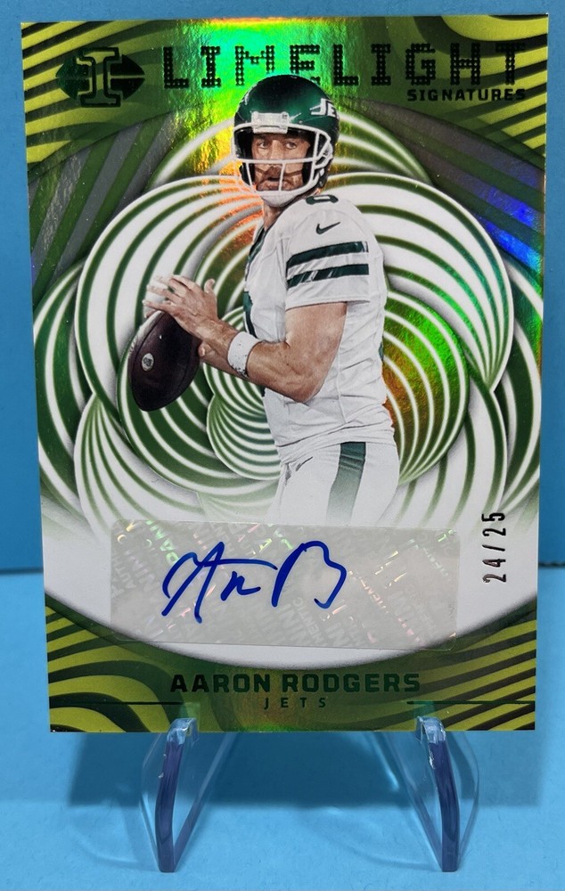 AARON RODGERS 2023 ILLUSIONS LIMELIGHT SIGNATURES GREEN AUTO # 24/25