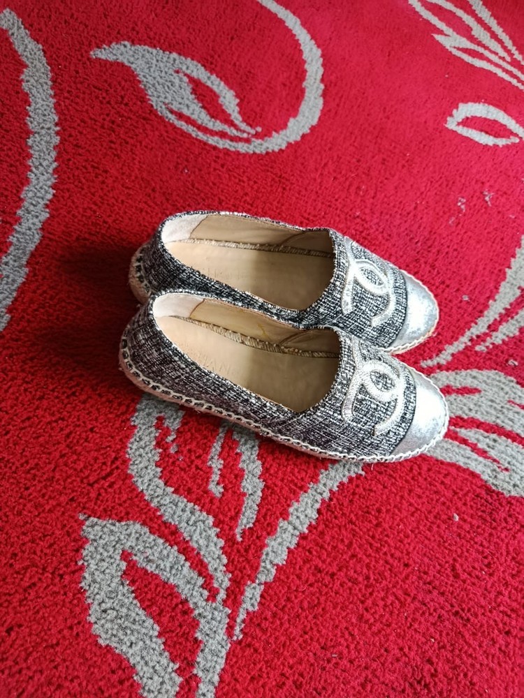 Chanel Espadrilles Mettalic Silver Authentic Tweed Logo Cc  Sz 37 MADE IN ITALY