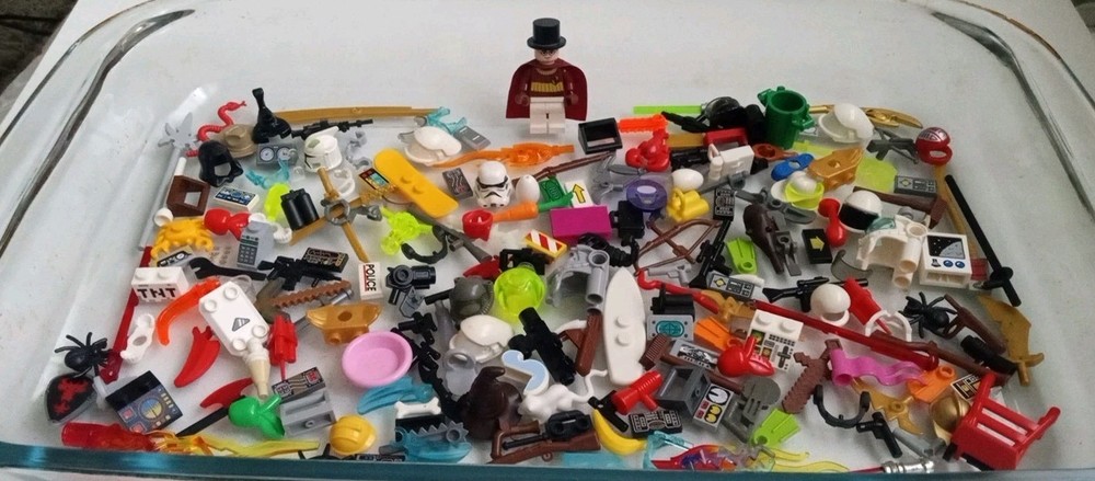 Lego Minifigura y Accesorios Lote #2 Herramientas Cascos Azulejos Impresos y más