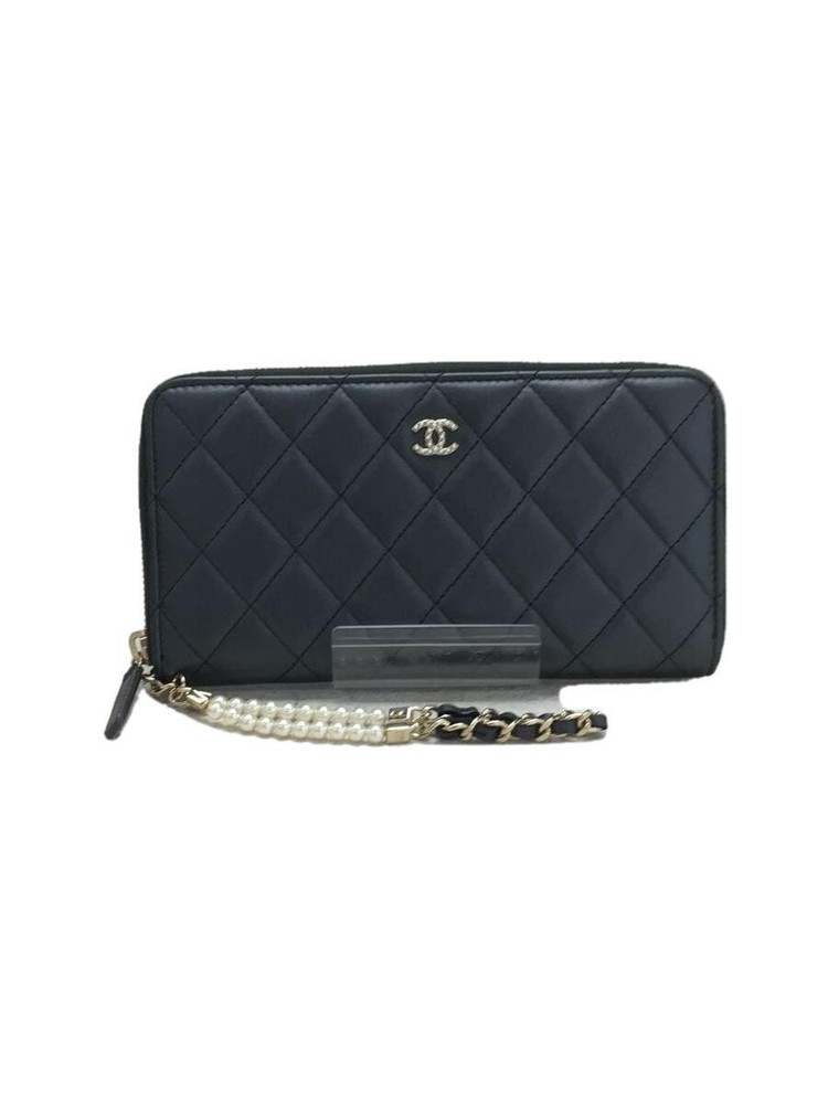 CHANEL Lambskin Matelassé CC Zip Wallet with Strap Black Pre-Owned