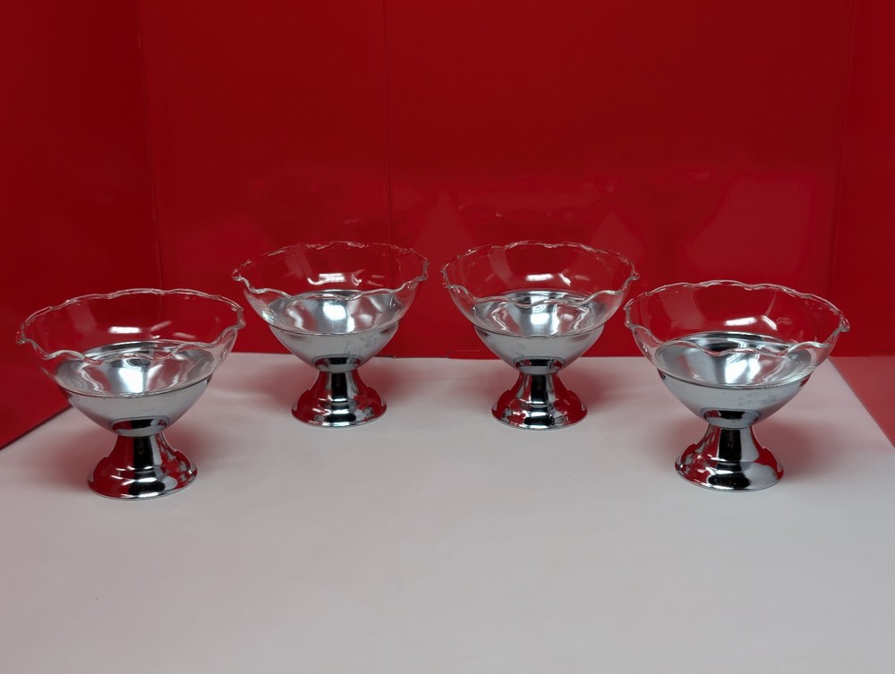 Vintage Set of 4 Aluminum & Glass Scalloped Sherbet Bowls for Ice Cream