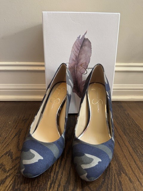 Jessica Simpson womens heels size 8 stylish comfort