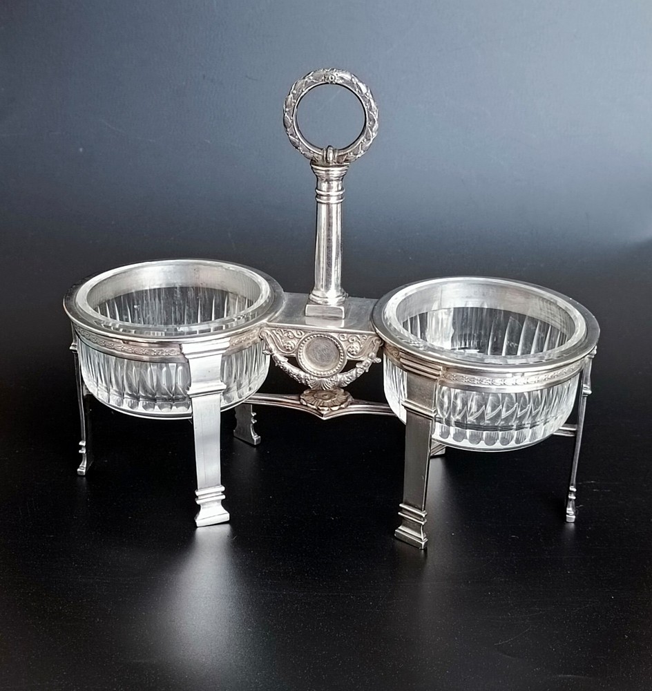 Antique 1809-1819 Empire Sterling Silver Salt Shaker Selt Celar N2