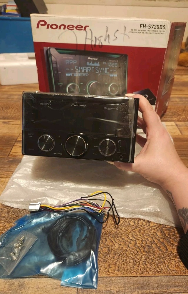 Pioneer FH-S720BS Bluetooth CD iPhone Android Pandora USB AM FM XM Aux 6-Ch 4v