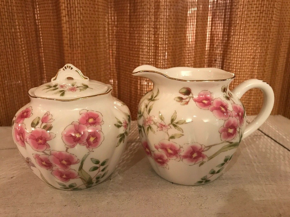 GRACE'S TEAWARE LILY Pink & Purple Flowers  -  CREAMER & SUGAR BOWL w/LID - NEW